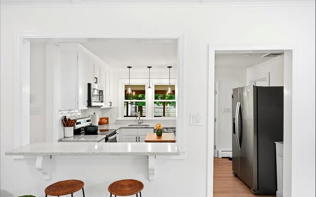 Foto del edificio - 135 Longshore Ave