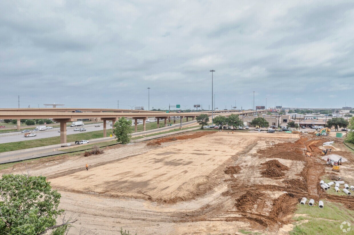 Palladium Dallas Stemmons Apartments in Dallas, TX