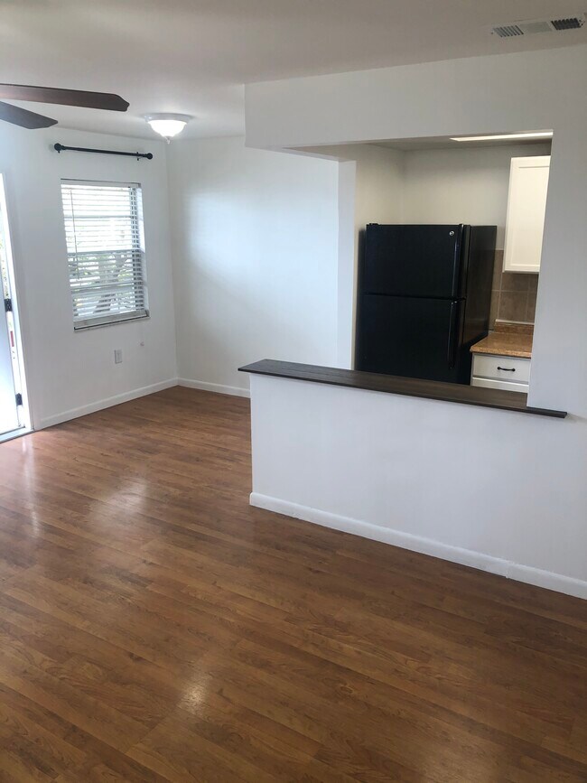 Foto del edificio - 5850 18th St N