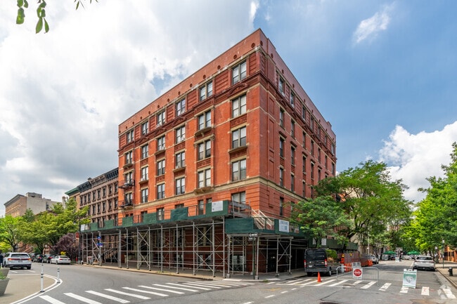 35 Mount Morris Park West