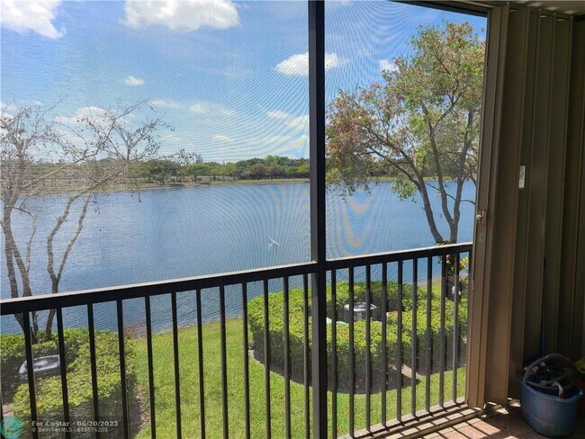Foto del edificio - 13700 SW 14th St