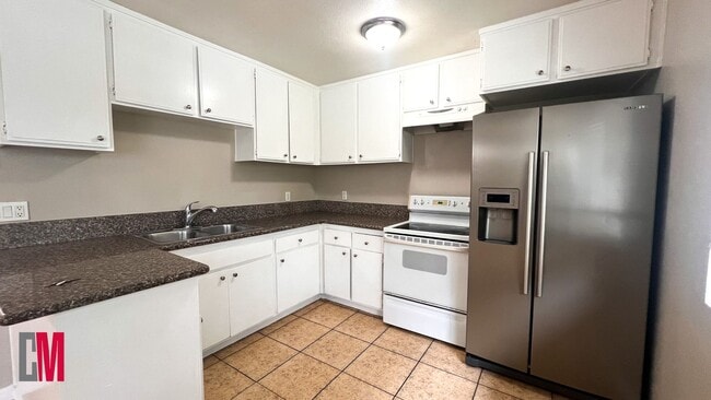Interior Photo - 4960-4970 Auburn Drive