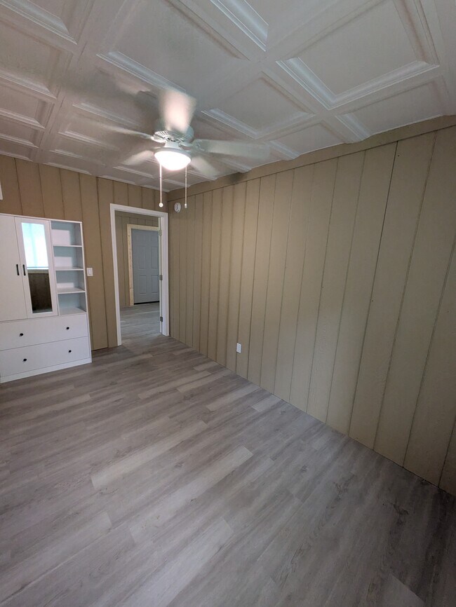 Foto del edificio - 861 Pinewood Dr