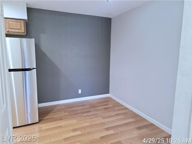 Building Photo - Charming 1-Bed Condo in Desert Shores Vill...