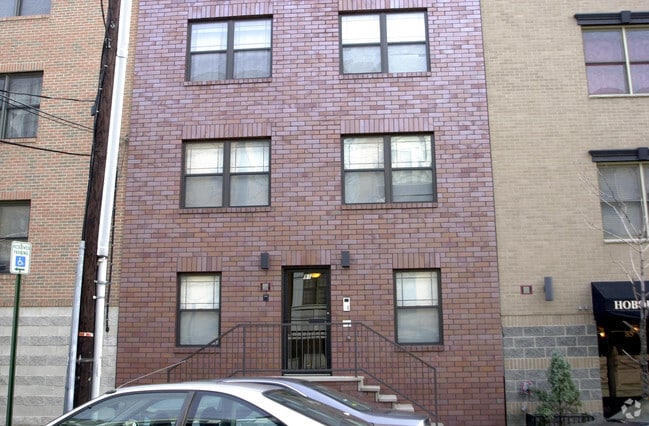 Building Photo - 91 Madison St