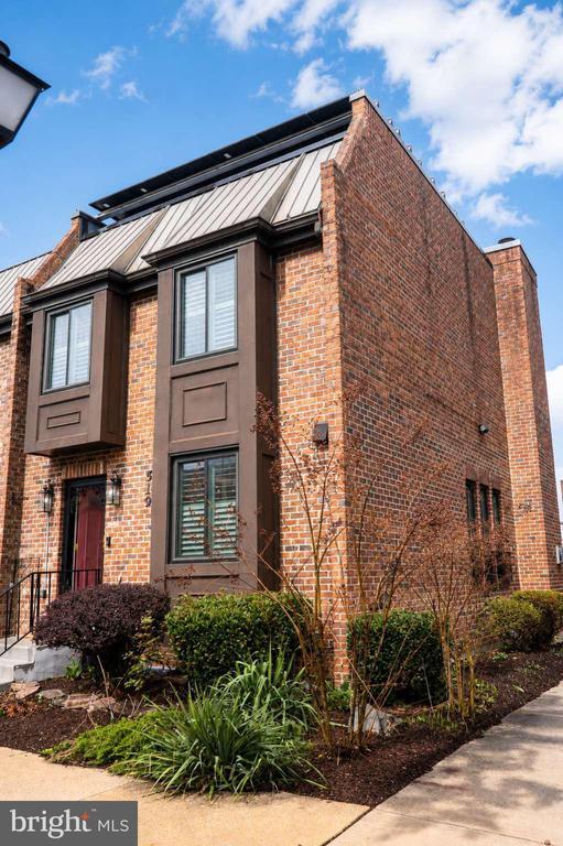 Building Photo - 519 Brummel Ct NW