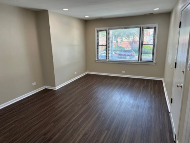 Foto del edificio - 6243 W Montrose Ave