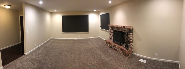 Building Photo - 363 Moana Pl