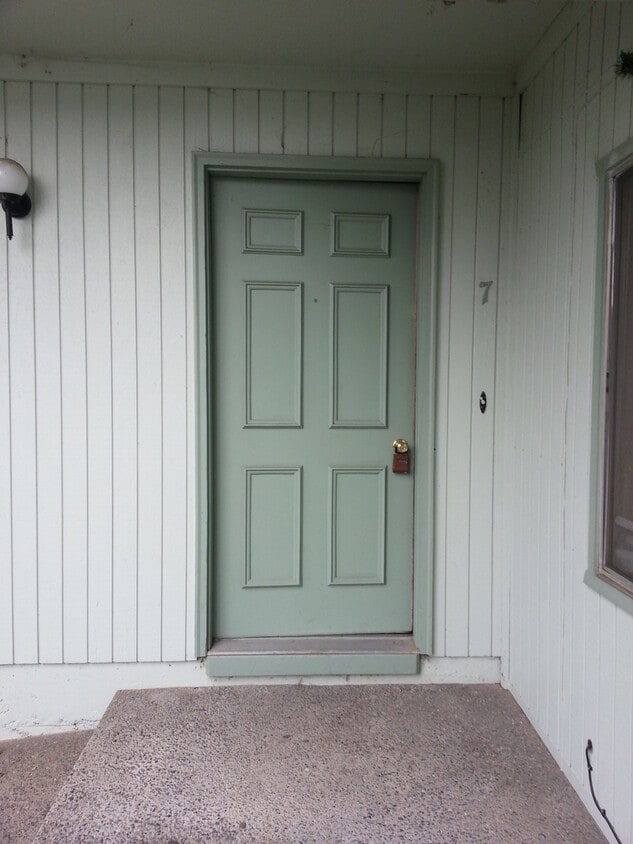 Primary Photo - 2 bedbroom apartment