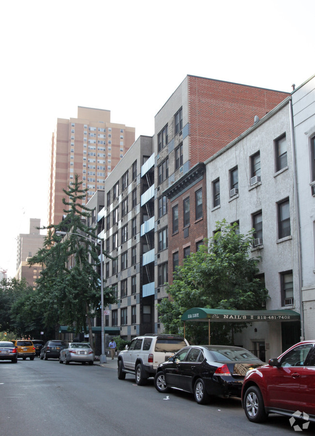 216 - 224 E 26th St - 220 E 26th St