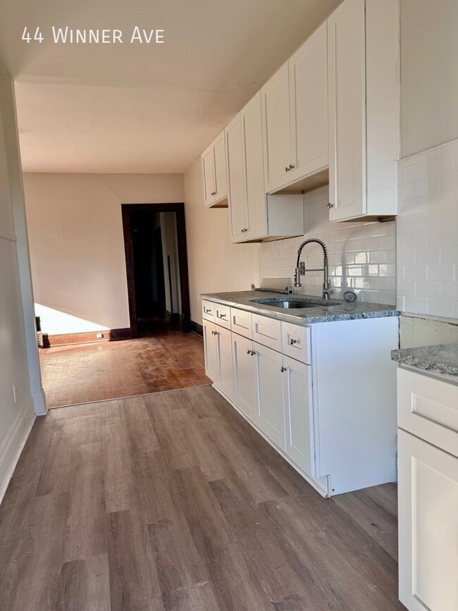 Building Photo - Spacious 2 Bedroom Olde Town East