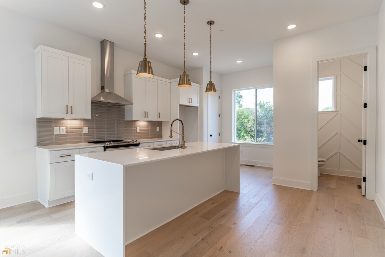 Foto principal - 215 Bass St SW