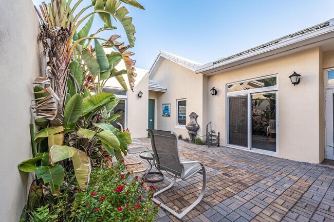 Building Photo - 17341 Bermuda Village Dr