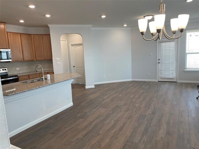 Building Photo - 121 Vinca Minor Cv