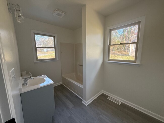 Building Photo - For Rent Mocksville