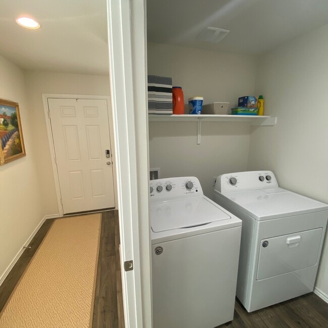 Building Photo - 14926 Talus Rd