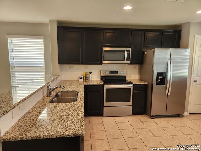 Building Photo - 12025 Silver Lgt