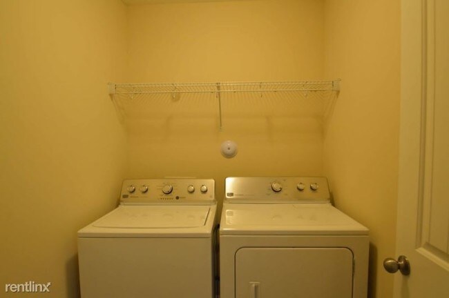 Building Photo - 3 br, 2.5 bath Townhome - 233 Cypress Hill Ln
