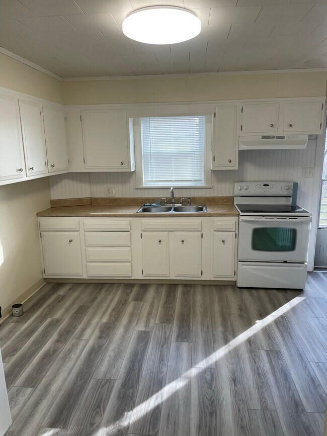 Foto del edificio - 203 W Main St