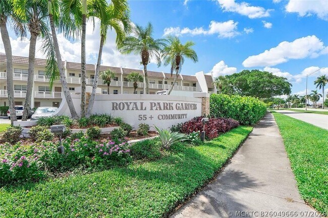 Building Photo - 6890 Royal Palm Blvd