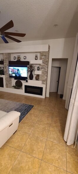 Foto del edificio - 2847 Majestic Isle Dr