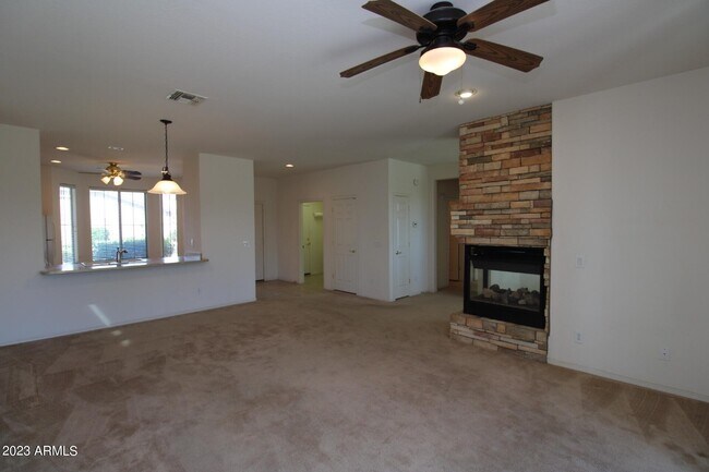 Foto del edificio - 42599 W Candyland Pl