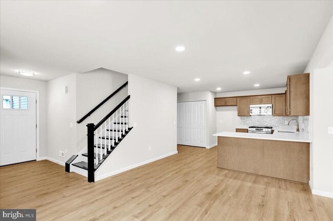 Building Photo - 2450 Jefferson Ave