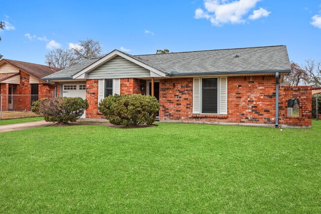 Foto del edificio - 6311 Bluestone Dr