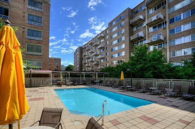 Building Photo - 355 I St SW