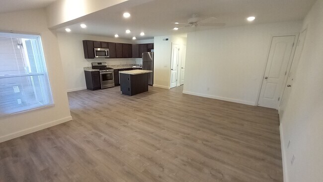 Building Photo - 15 Sugar Maple Ln