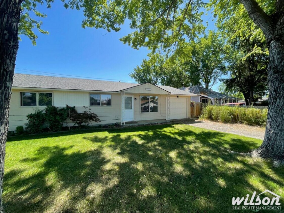 Foto principal - 3bd/1.5ba House Full Lawncare Included wit...