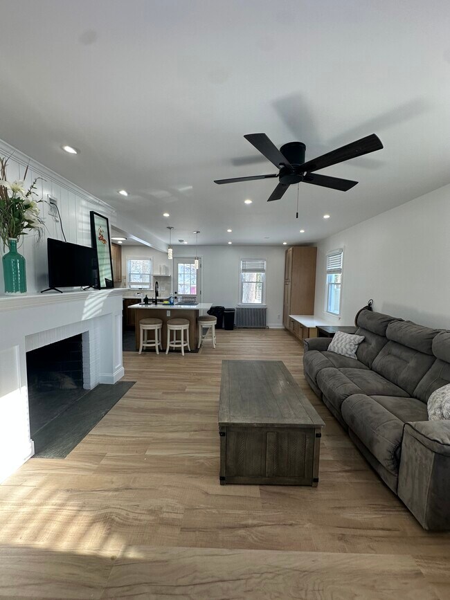 Sala de estar - 17 John David Ln