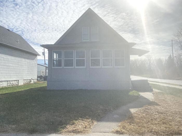 2877 Camden Ave, Omaha, NE 68111 House for Rent in Omaha, NE