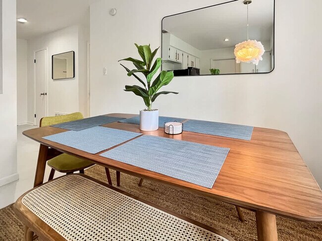 Foto del edificio - 216 Pinecrest Pl