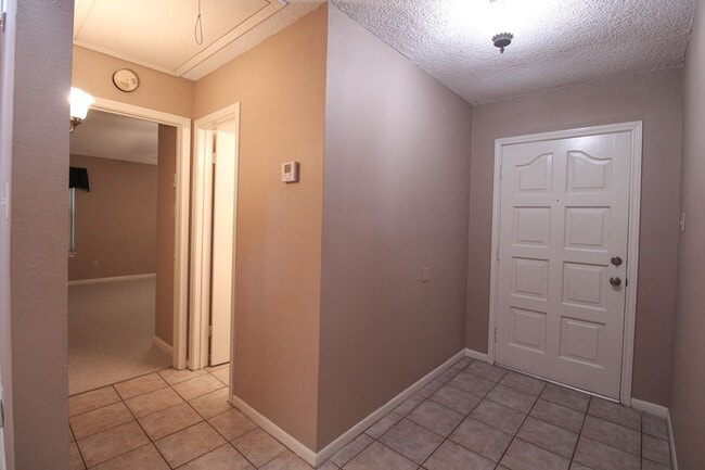 Building Photo - 10323 Quail Meadow St