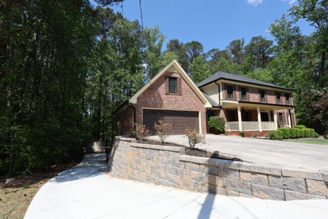 Foto del edificio - Stunning Fully Renovated 3-Story Home with In-Law Suite – Perfect for Multigenerational Living in...