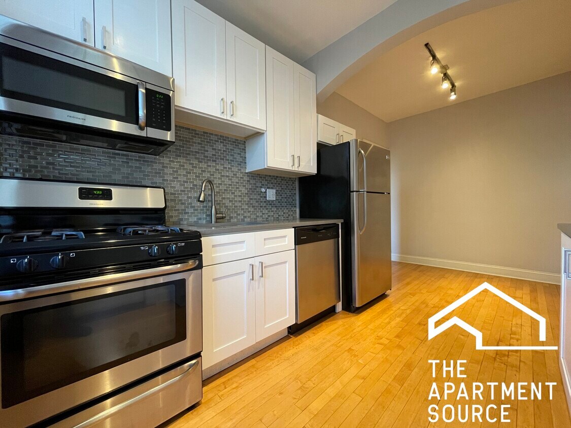 Foto principal - 2325.5 N Rockwell St