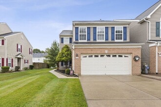 Building Photo - 212 Merlin Dr