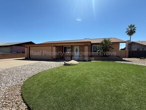 Building Photo - 1637 W Muriel Dr