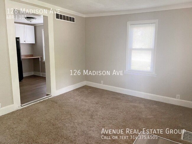 Building Photo - Just Listed!
