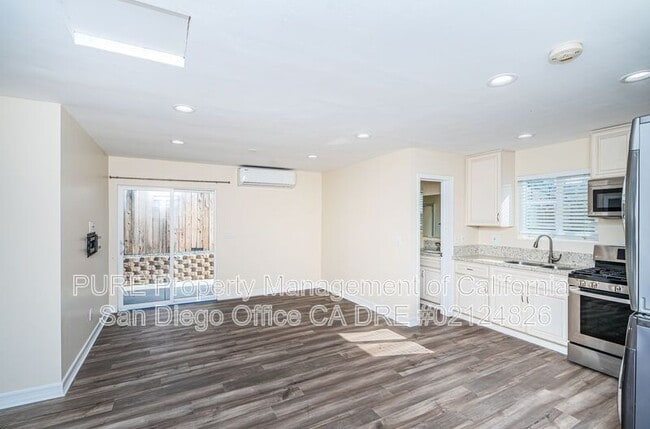 Building Photo - 895 Alveda Ave