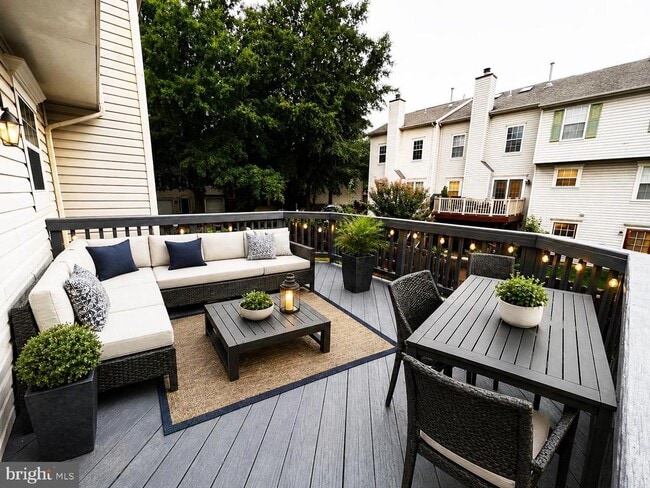 Foto del edificio - 9016 Lake Largo Dr