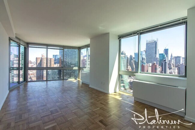 Building Photo - 505 W 37th St