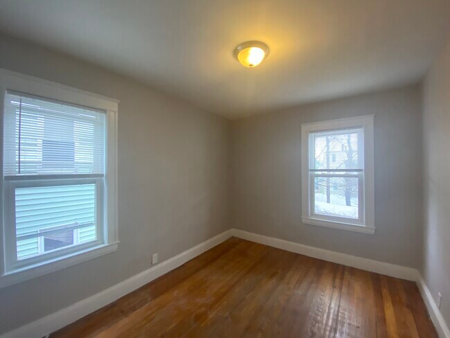 Building Photo - 8 Crowell St