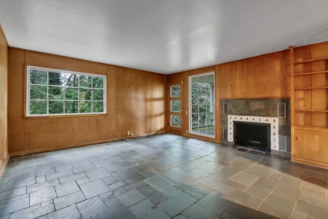 Foto del edificio - 4 Bed 2.5 Bath available in Kirkland