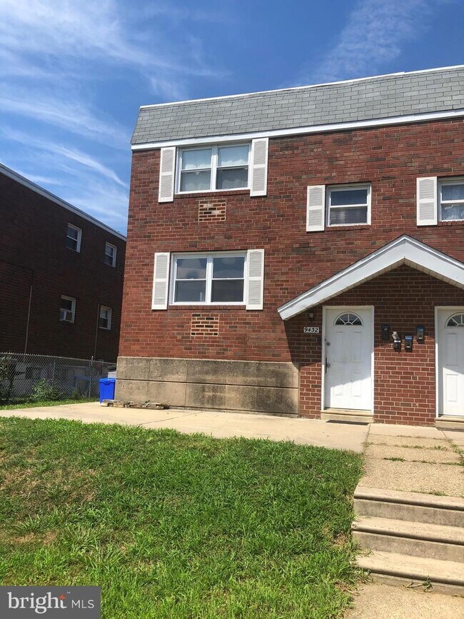 Building Photo - 9432 Kirkwood Rd