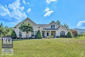 Building Photo - 7621 Nandina Dr
