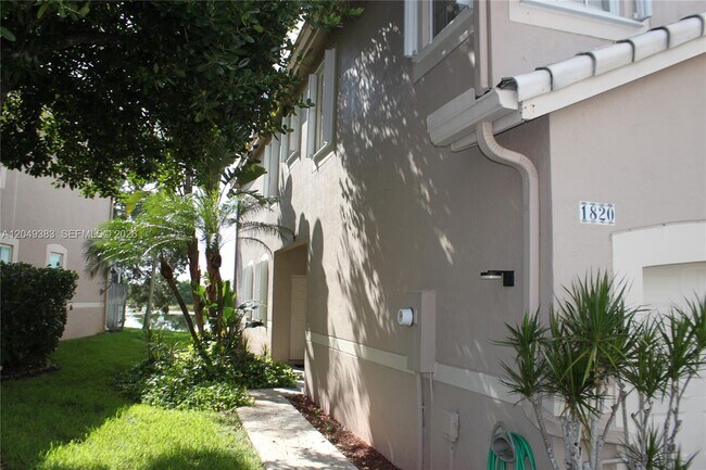 Building Photo - 1820 Salerno Cir