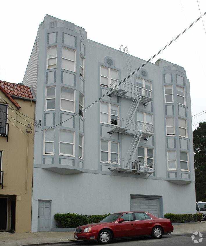Primary Photo - 4950 Fulton St