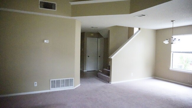 Building Photo - 1310 Opal Rd